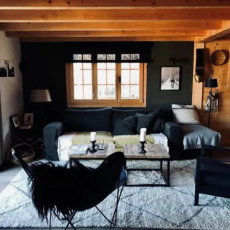 Cozy Chalet In With Private Terrace 木屋 拉茨欧马兹