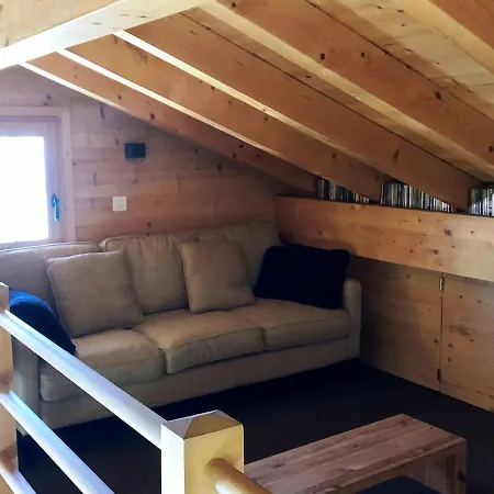 Cozy Chalet In With Private Terrace 샬레 *