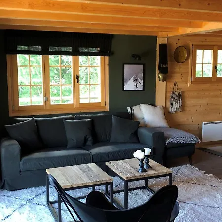 Cozy Chalet In With Private Terrace 木屋 *