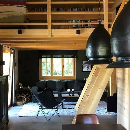 Cozy Chalet In With Private Terrace 샬레